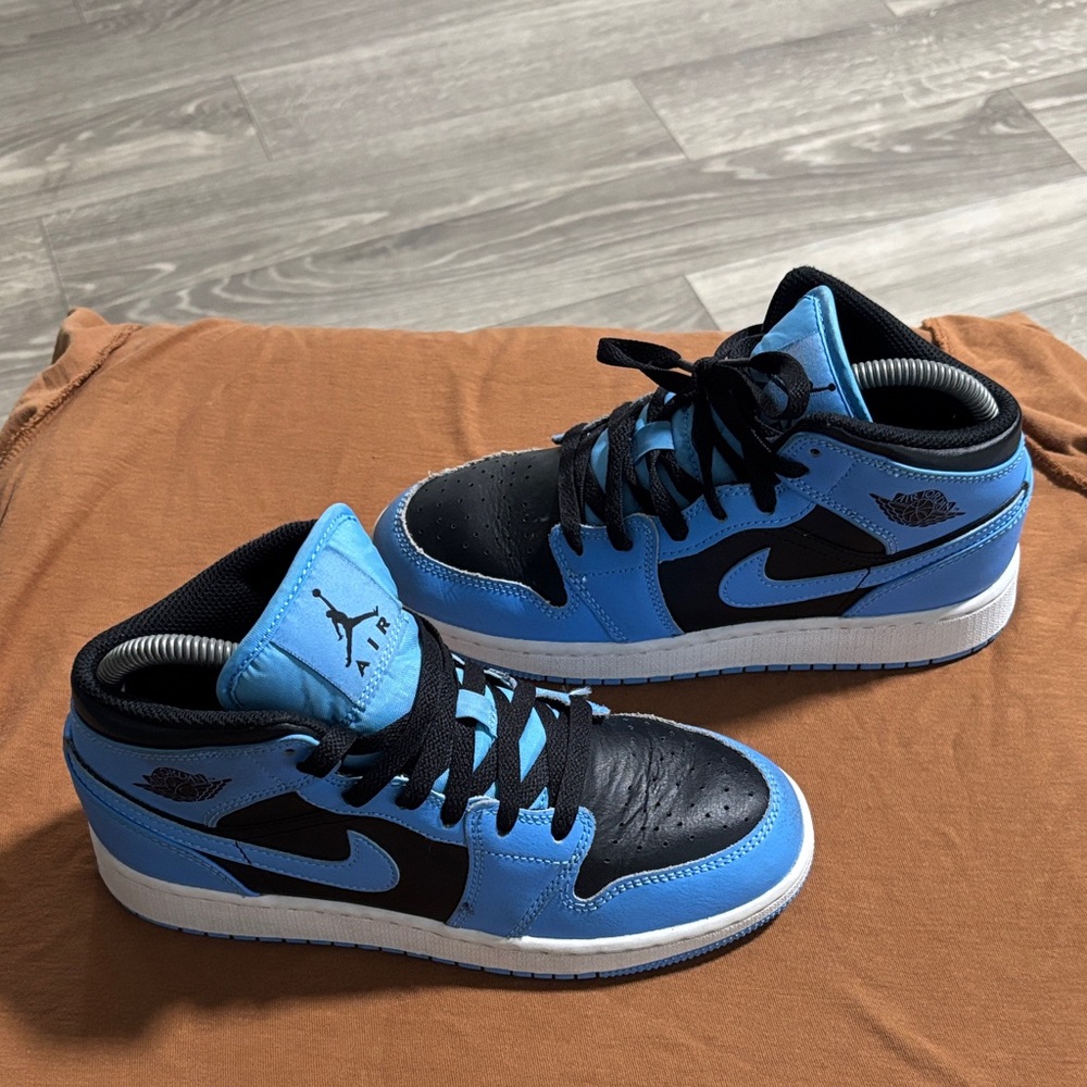 Jordan Kids Shoes - Black and Blue